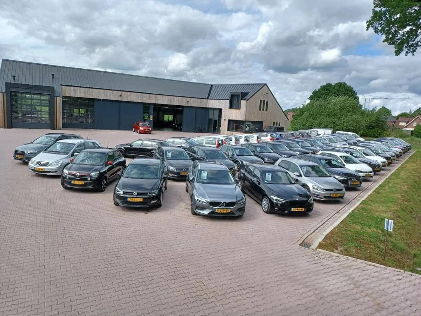 BMW 2 Serie Cabrio 220i High Executive | Navi | Lederen spor, Auto's, BMW, Automaat, 1998 cc, Achterwielaandrijving, Gebruikt