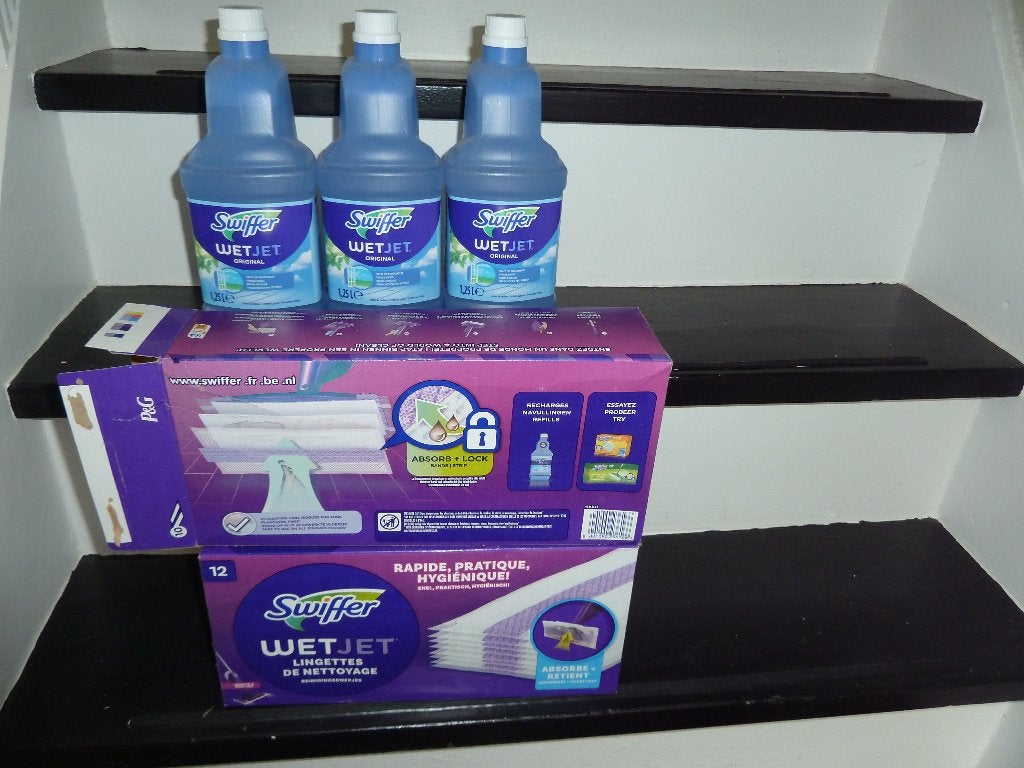 swiffer wetjet vloeistof en doekjes, Ophalen, Schoonmaakmiddel