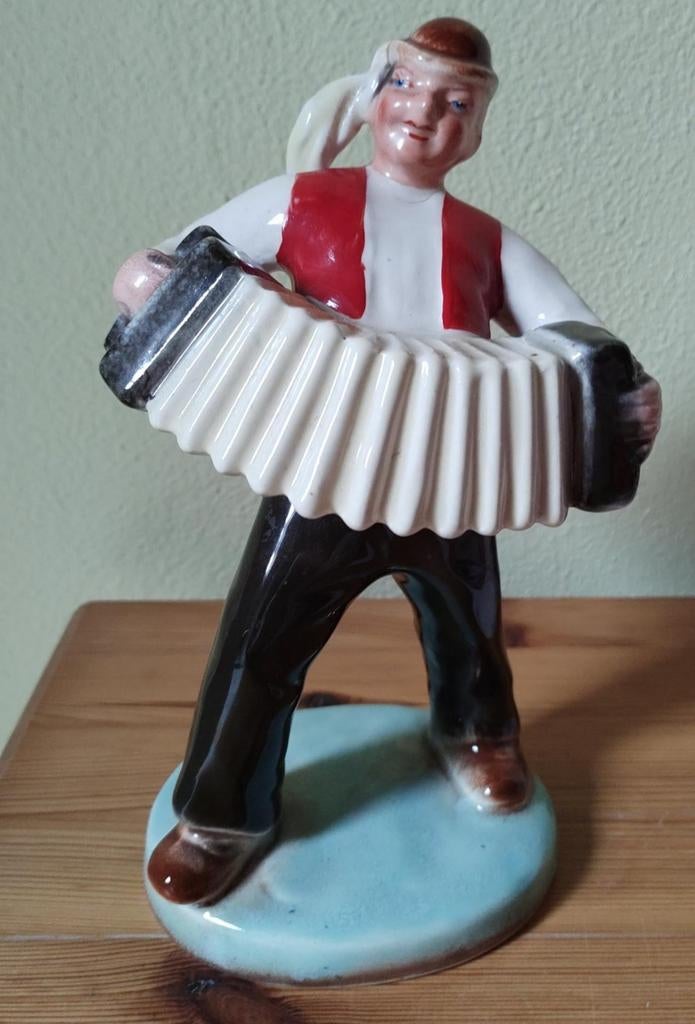 Beeld van Ditmar Urbach, muzikant, accordeonist, Ophalen of Verzenden, Gebruikt, Mens