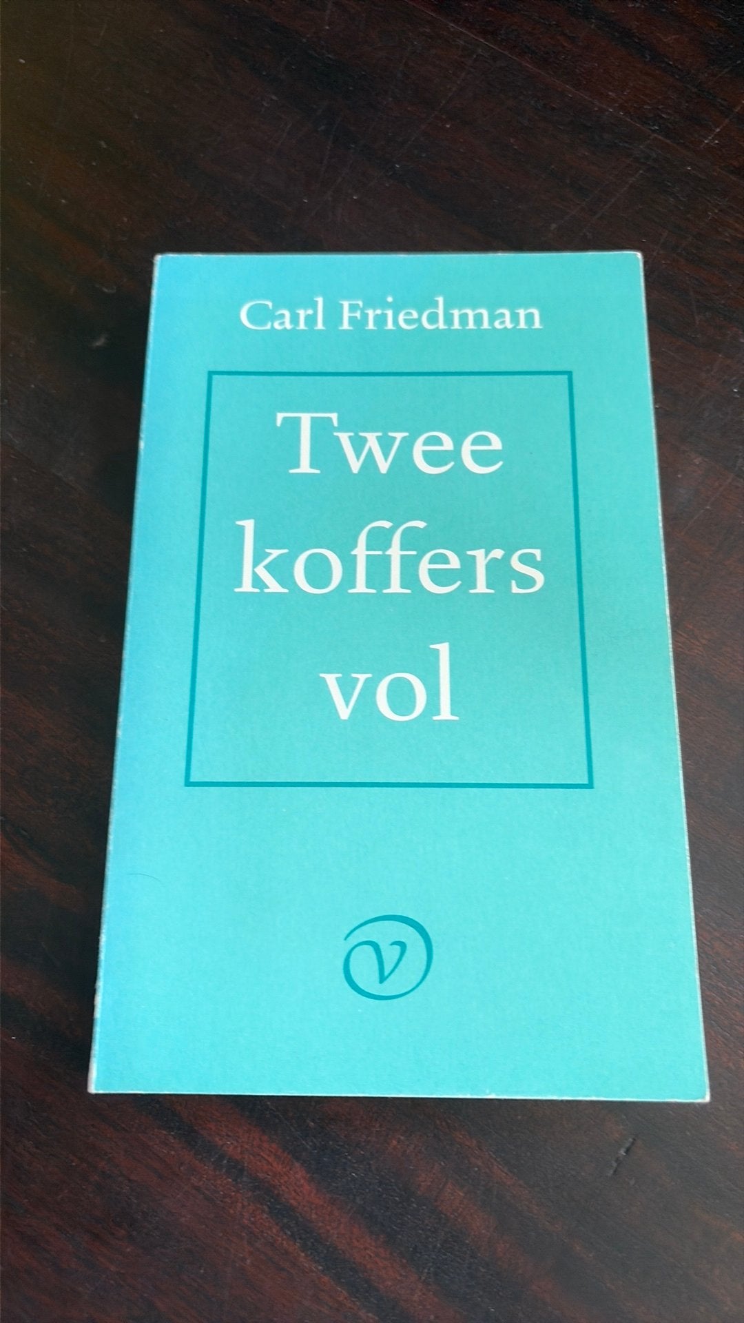 Twee Koffers Vol - Carl Friedman, Boeken, Gelezen, Carl Friedman, Ophalen of Verzenden, Nederland