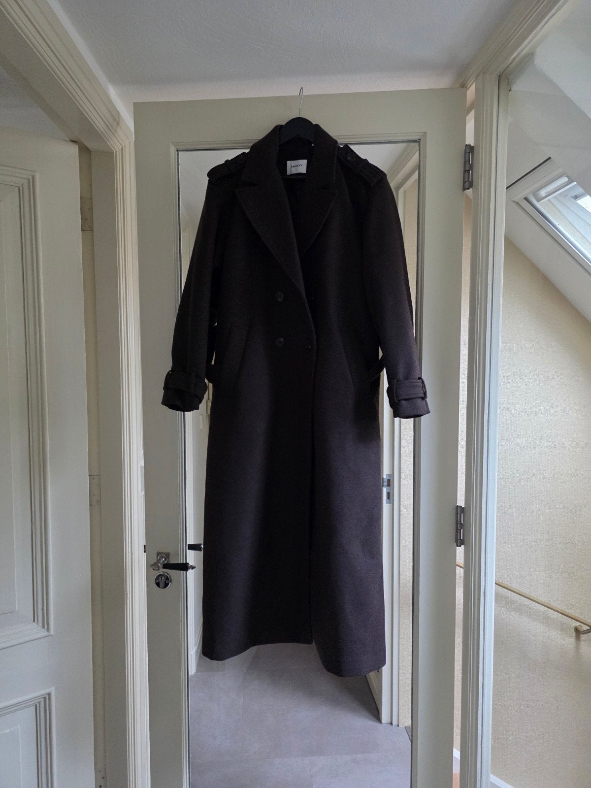 Amy&Ivy donkerbruine lange jas, maat M., Kleding | Dames, Jassen | Winter, Maat 38/40 (M), Bruin, Ophalen of Verzenden, Zo goed als nieuw