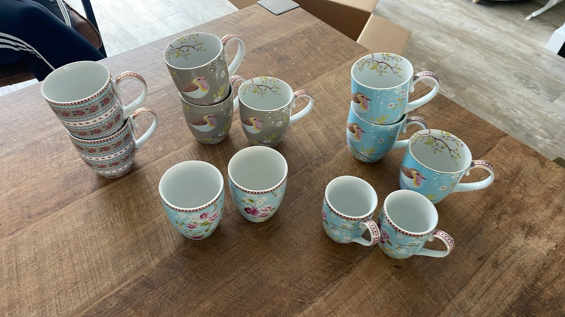 Pip Studio servies: 12 bekers met bloemen en vogels, Ophalen, Gebruikt, Pip Studio, Mok