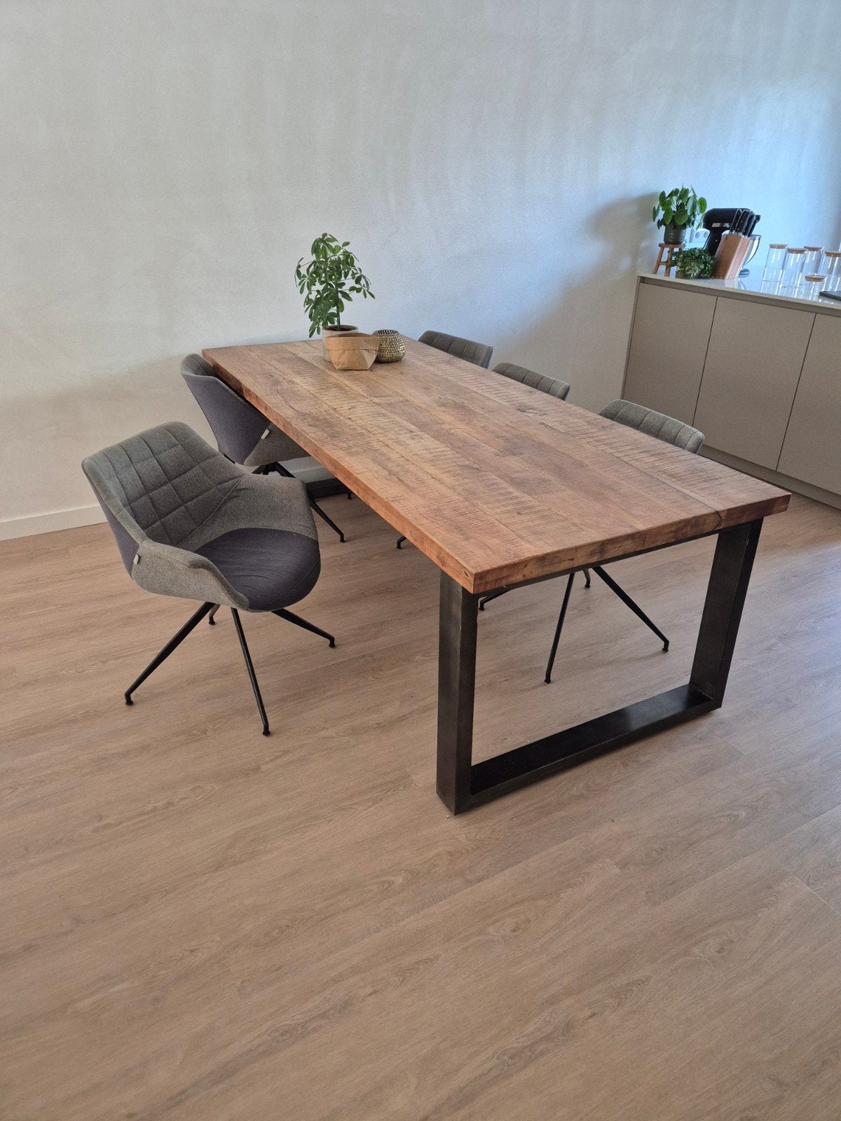 Mangohouten eettafel met 6 Zuiver stoelen, Huis en Inrichting, Stoelen, Ophalen, Gebruikt, Industrieel, Modern, Stof