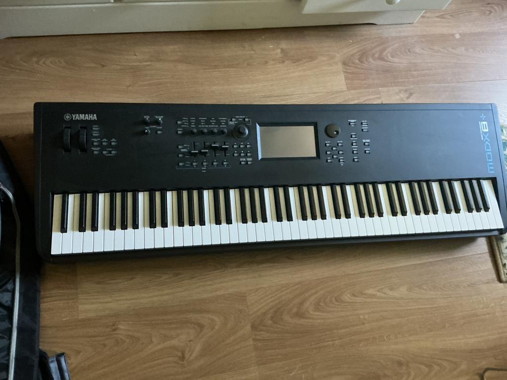 Yamaha modx8+, Muziek en Instrumenten, Keyboards, Ophalen, Gebruikt, 88 toetsen, Yamaha