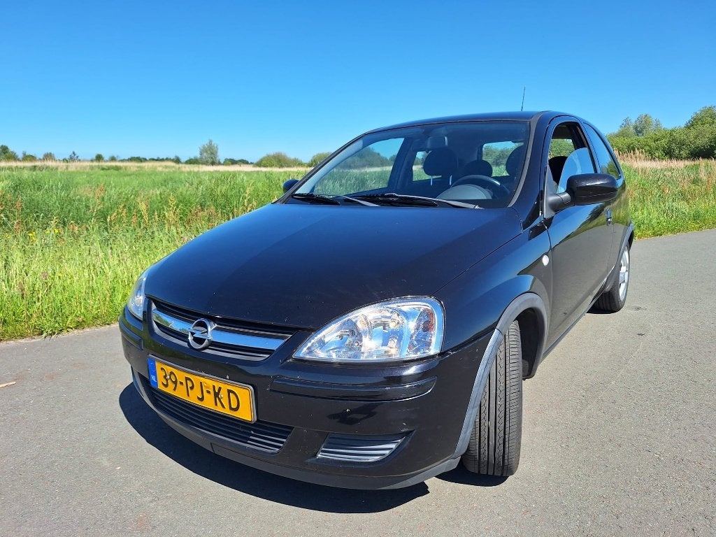 Opel Corsa C MAXX 1.2 16V  2004, Voorwielaandrijving, 74 pk, 31 €/maand, Zwart