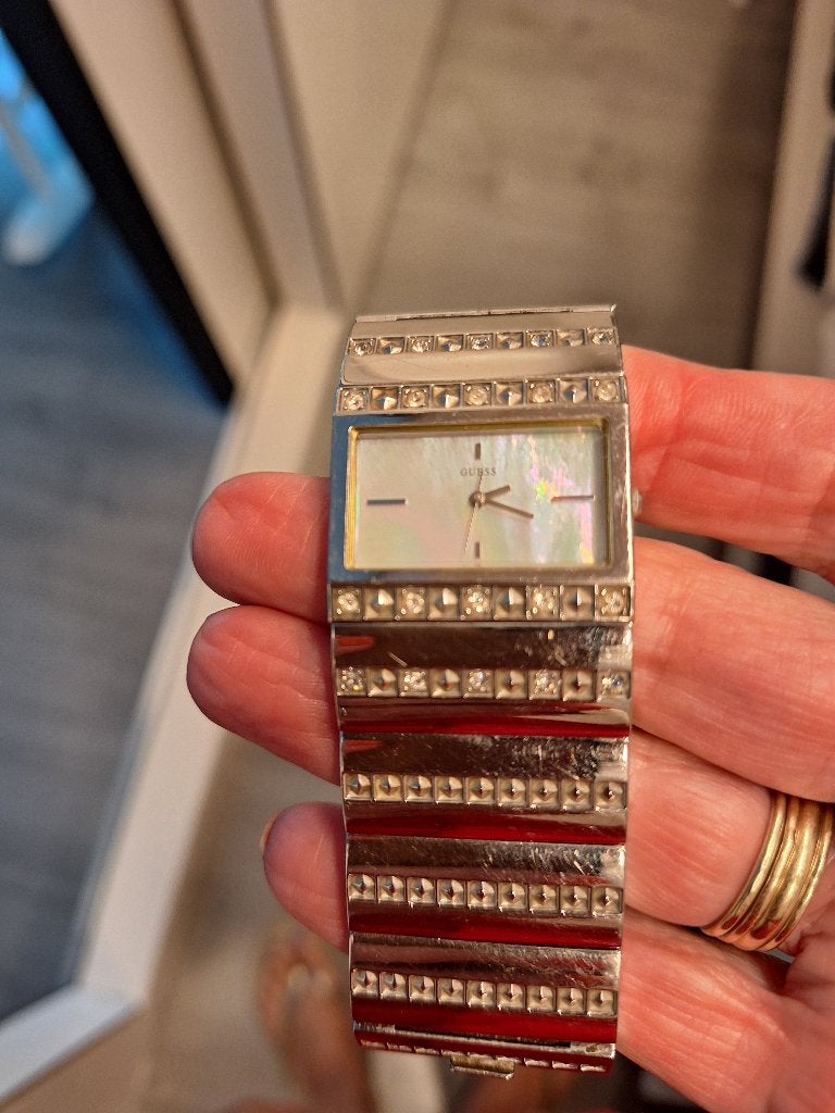 Prachtig Guess damespolshorloge, Sieraden, Tassen en Uiterlijk, Guess, Polshorloge, Overige materialen, Ophalen of Verzenden