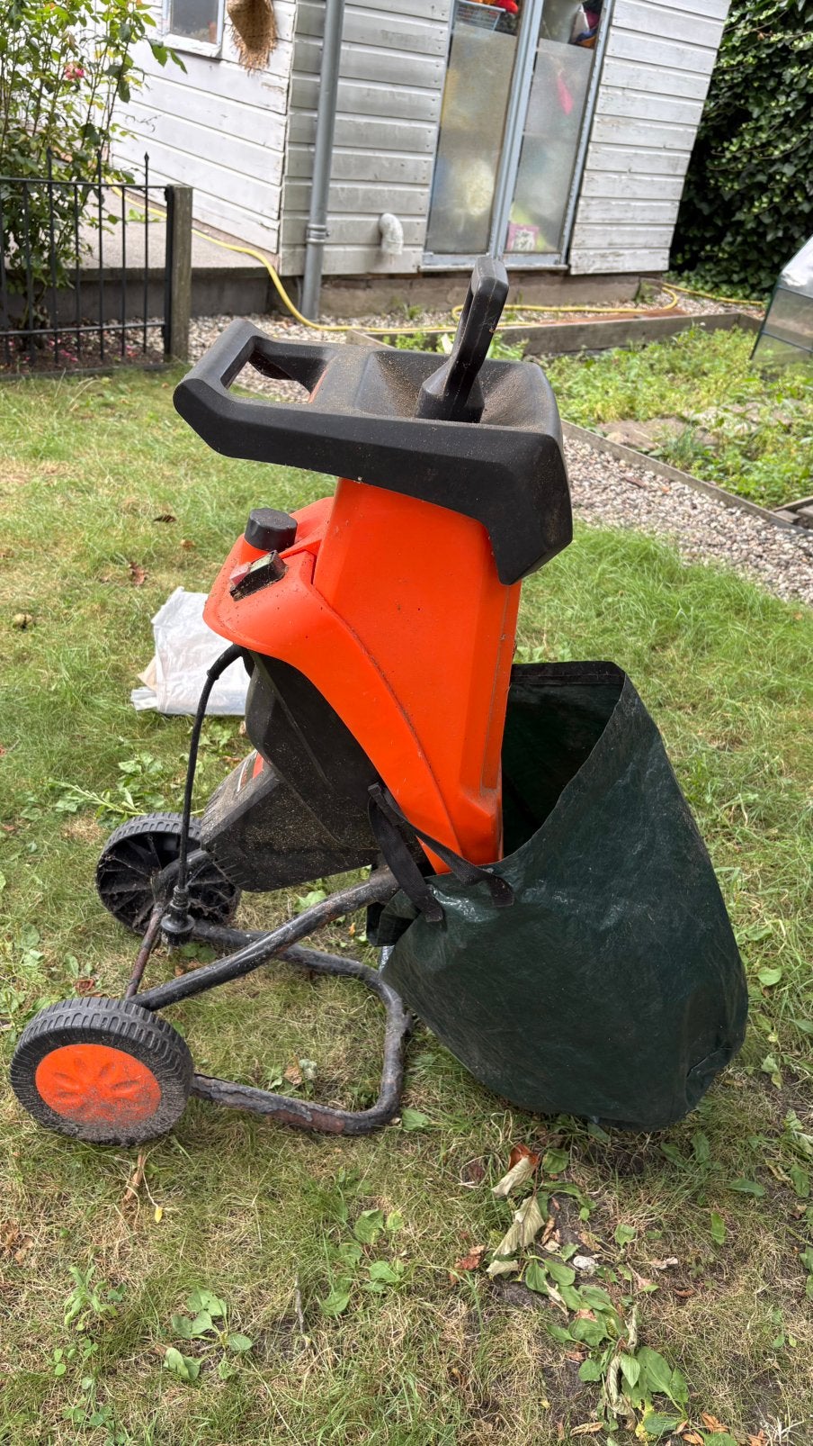 Kibani elektrische hakselaar 2500W (max 40 mm) met opvangzak, Tuin en Terras, Hakselaars, Zo goed als nieuw, Met opvangzak, Ophalen