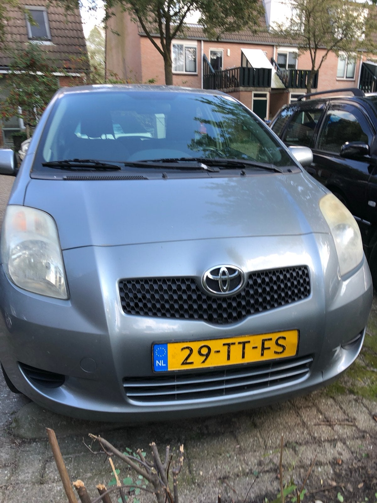 Toyota Yaris 1.3 16V Vvt-i 3DR 2007 Grijs, Voorwielaandrijving, 4 cilinders, 995 kg, 547 kg