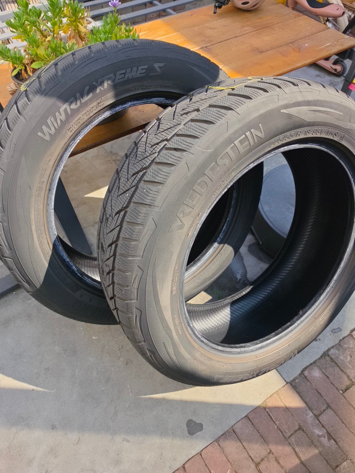 2 Vredestein Wintrac Extreme S 225/55 R18 winterbanden, Auto-onderdelen, Banden en Velgen, Ophalen, 18 inch, Gebruikt, Winterbanden