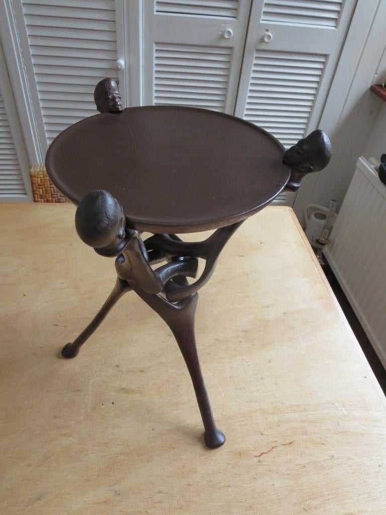 Vintage Afrikaans gesneden houten bijzettafeltje, Antiek en Kunst, Kunst | Beelden en Houtsnijwerken, Overige onderwerpen, Houtsnijwerk