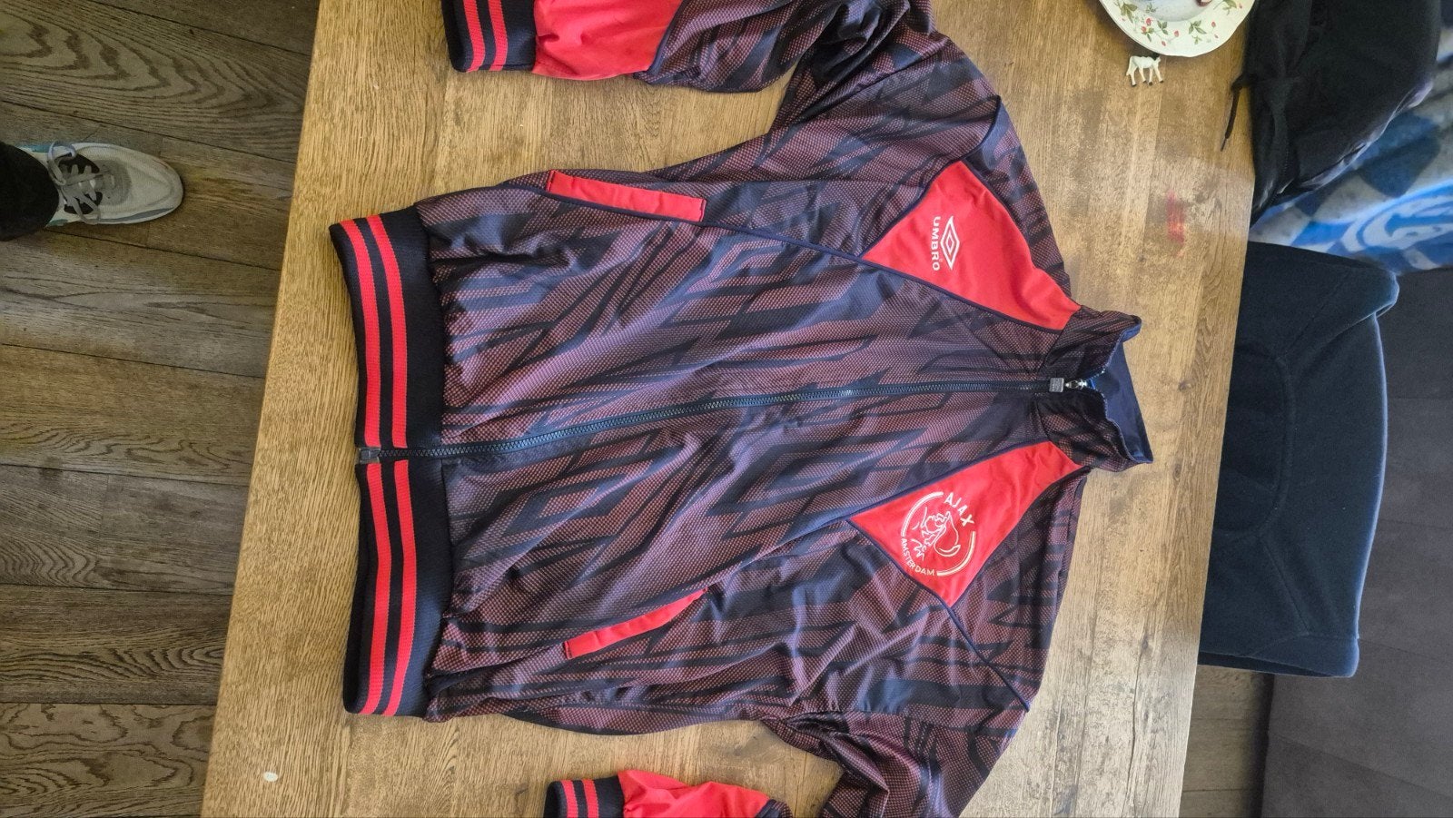 Ajax Umbro Trainingsjack Maat XL - Zo goed als nieuw, Maat 56/58 (XL), Ophalen of Verzenden, Zo goed als nieuw, Rood