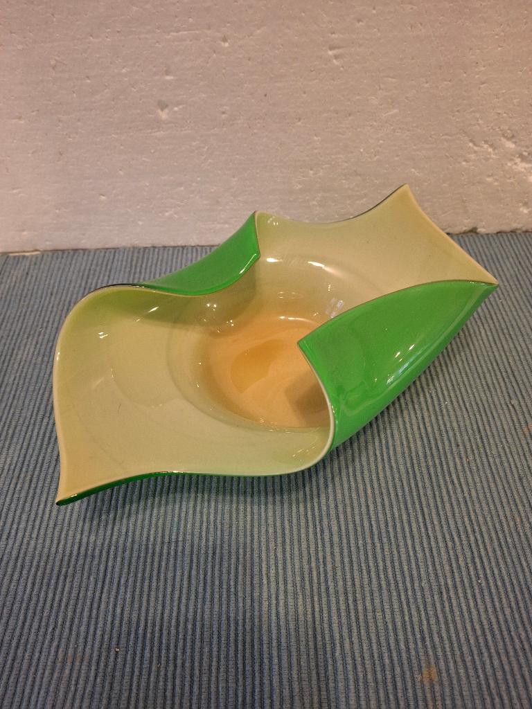 Mooi groen glazen Murano schaaltje, Ophalen of Verzenden