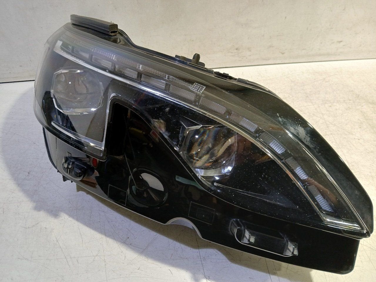 Koplamp rechts Peugeot 3008, Onderdelen@venauto.nl, Van der Ven Autorecycling B.V., Gebruikt, Ettenseweg 76, 4706 PB Roosendaal, The Netherlands