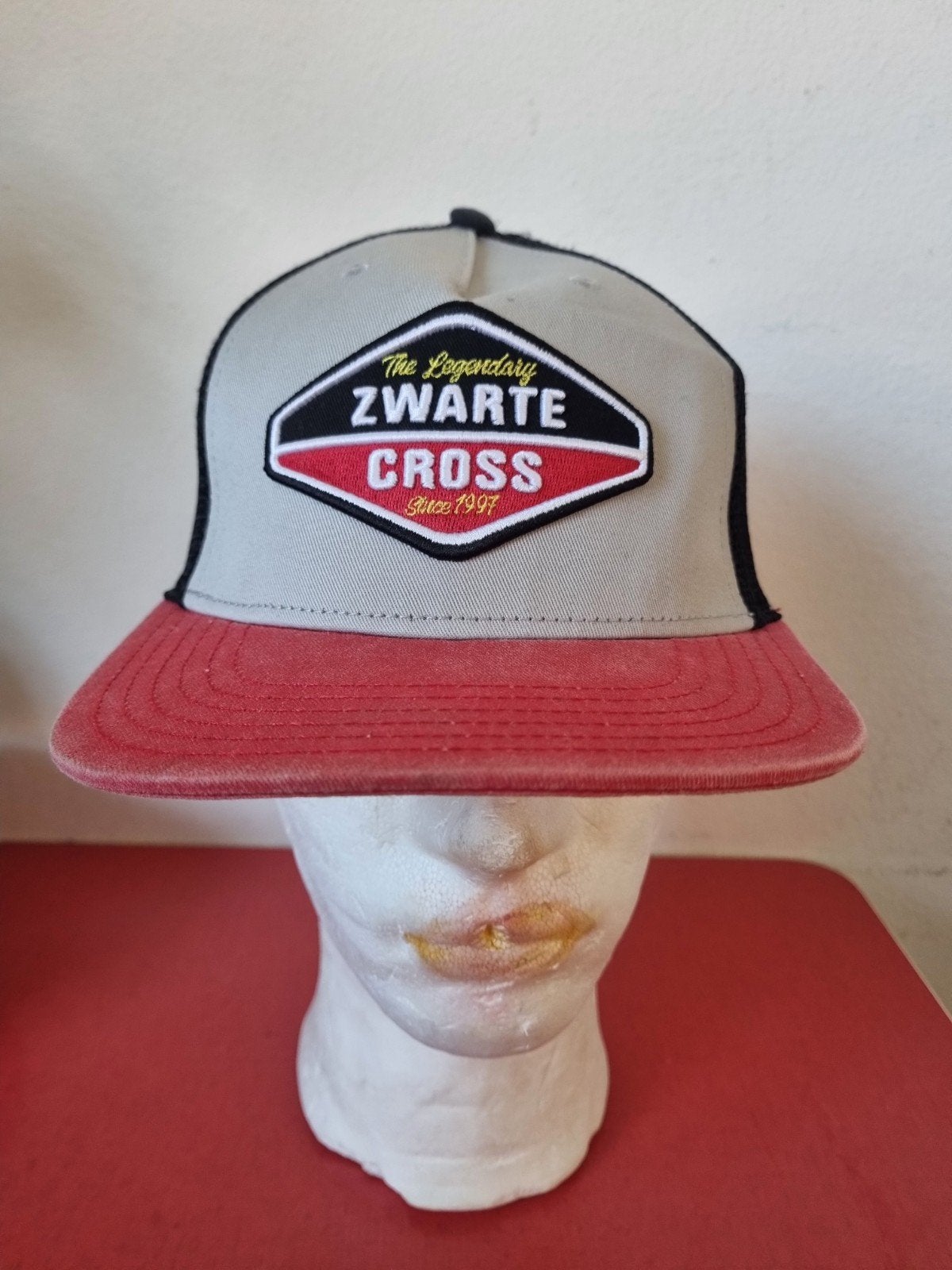 Zwarte Cross Trucker Cap - The Legendary Zwarte Cross, Ophalen of Verzenden, Gedragen, Zwarte Cross, Pet