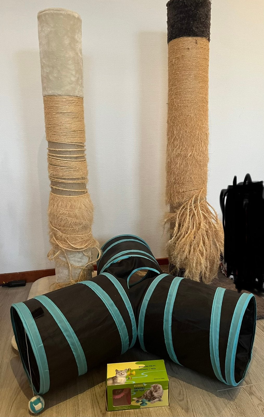 Twee gebruikte kattenkrabpalen, Ophalen of Verzenden, Gebruikt, Krabpaal