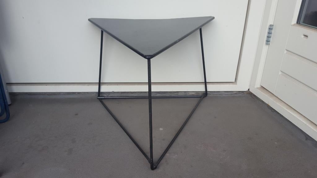design bijzettafel, 45 tot 60 cm, Minder dan 55 cm, Metaal of Aluminium, Ophalen of Verzenden
