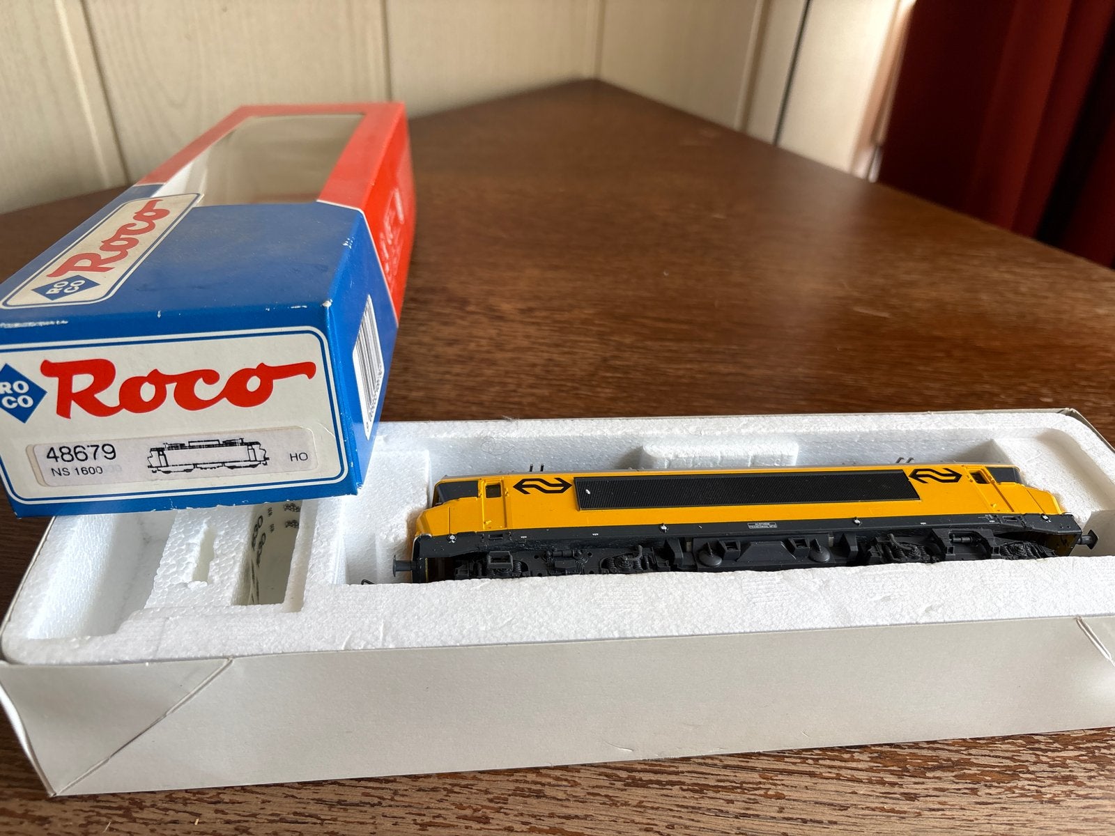 Roco NS 1600 Locomotief - Geel/Grijs - Zo goed als nieuw, Ophalen of Verzenden, Roco, Gelijkstroom, Locomotief