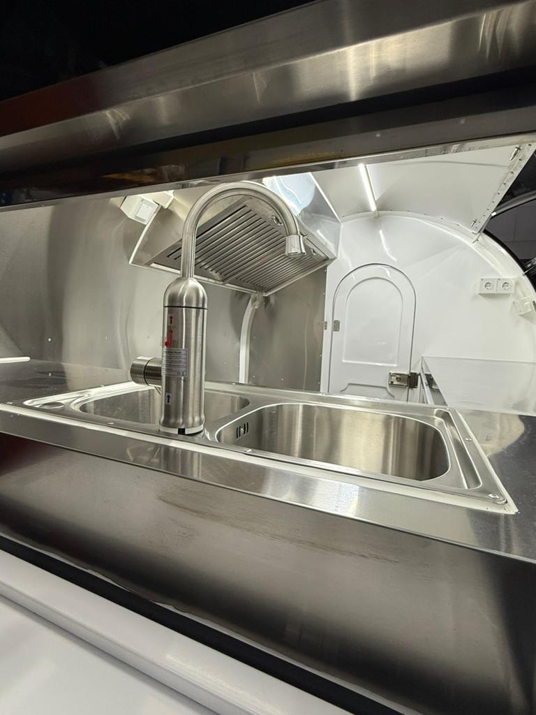 Luxe foodtrailer verkoopwagen kant en klaar voor gebruik., Ophalen, Geldertrucks, Info@geldertrucks.nl, Celsiusstraat