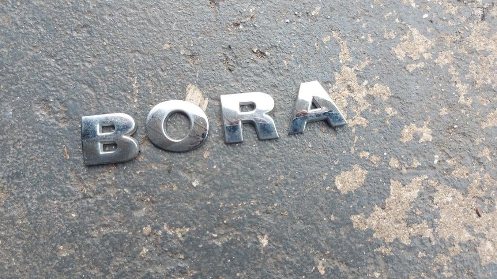 Bora letters op de achterklep Bora 2000, Ophalen of Verzenden
