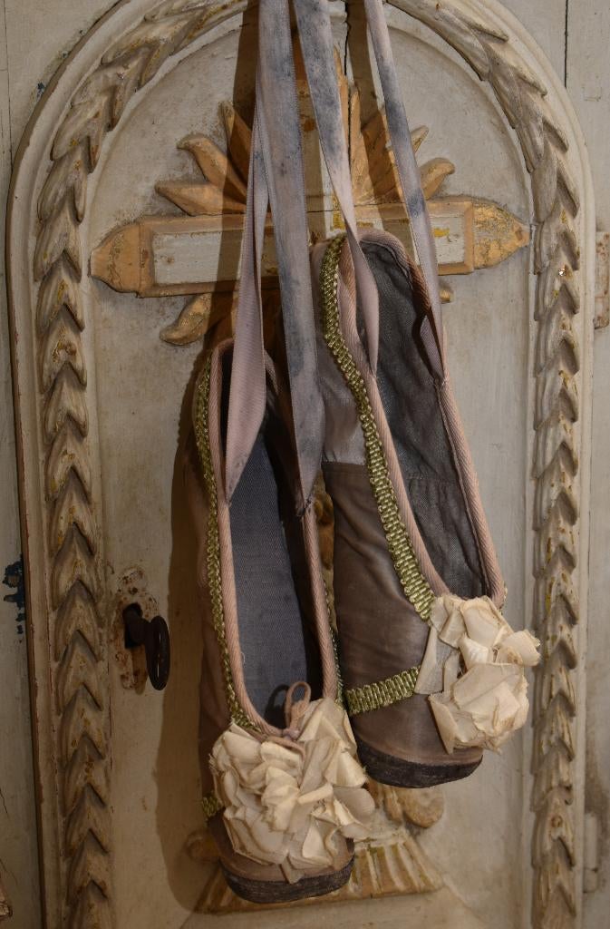 Oude Franse  Balletschoentjes. "Uit Aletta's Tijd", Ophalen of Verzenden