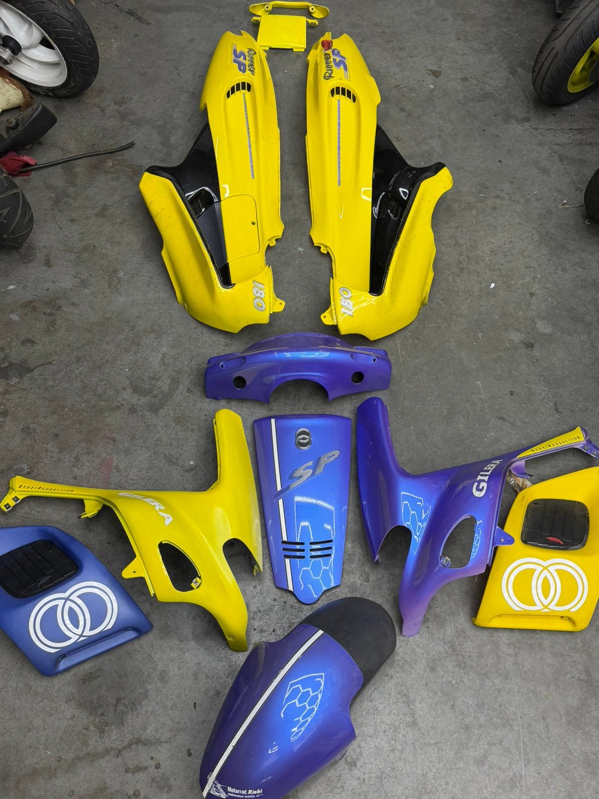 Gilera runner kappenset  paars geel orgineel, Ophalen of Verzenden, Giler runner, Paars geel, S