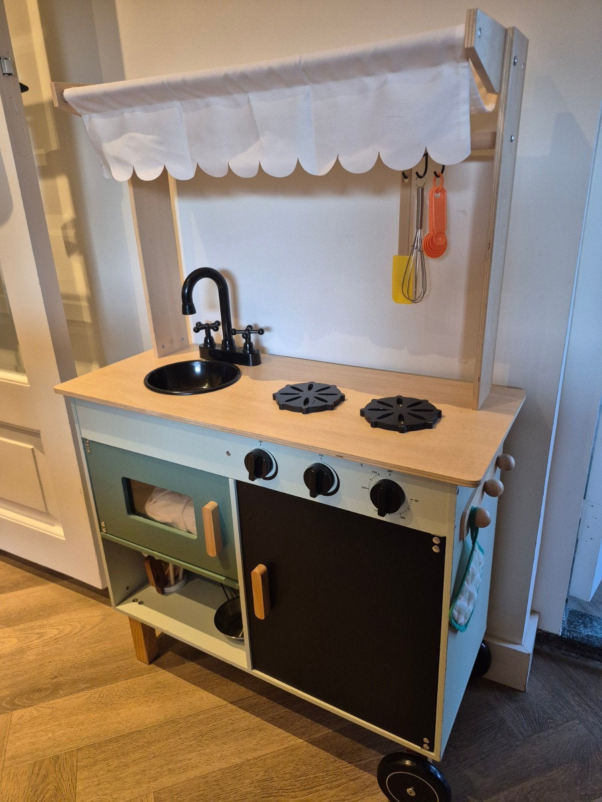 Houten speelkeuken met accessoires en etenswaren, Kinderen en Baby's, Ophalen