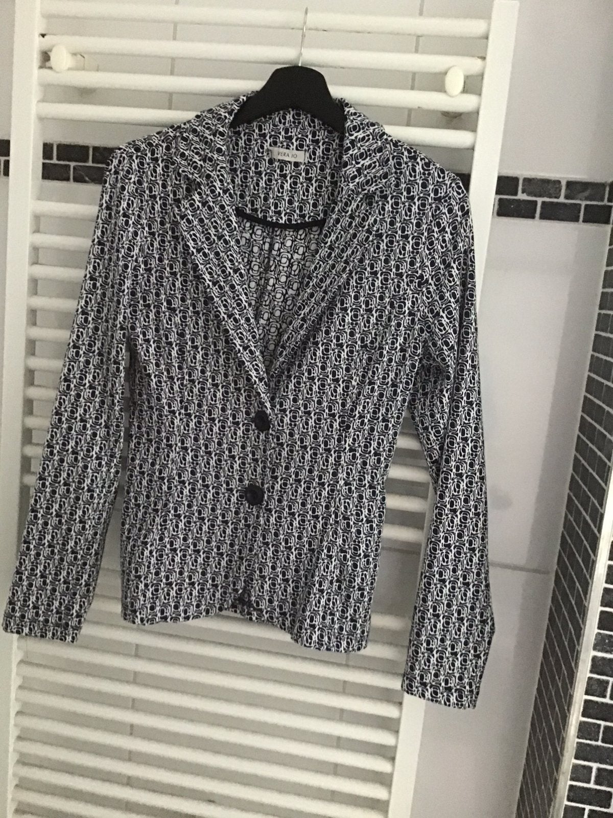 Donkerblauw met witte blazer van Vera Jo maat M, Ophalen of Verzenden, Zo goed als nieuw, Maat 38/40 (M), Blauw