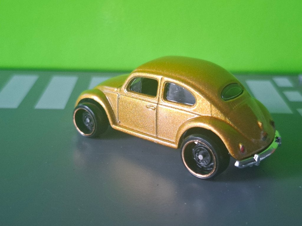 Hotwheels - Volkswagen Beetle Transformers [goud] 1/60, Ophalen of Verzenden, Zo goed als nieuw, Auto