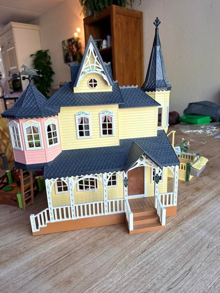 SPIRIT HUIS met toebehoren, Ophalen of Verzenden, Zo goed als nieuw, Toebehoren