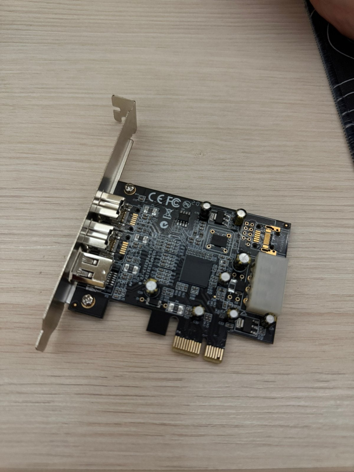 Delock 89153 PCIe Kaart - 2x FireWire 1394a + 1x USB 2.0, Computers en Software, Pc- en Netwerkkabels, Ophalen of Verzenden, Zo goed als nieuw