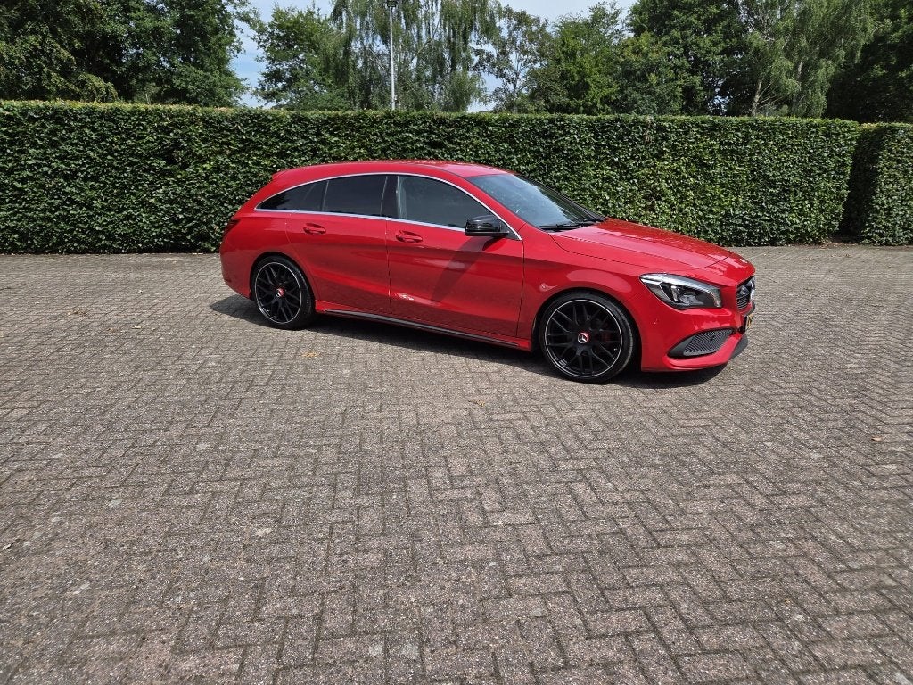 Mercedes-Benz CLA 180 122pk 7G-DCT 2017 Rood, CLA, 730 kg, 4 cilinders, Leder en Stof