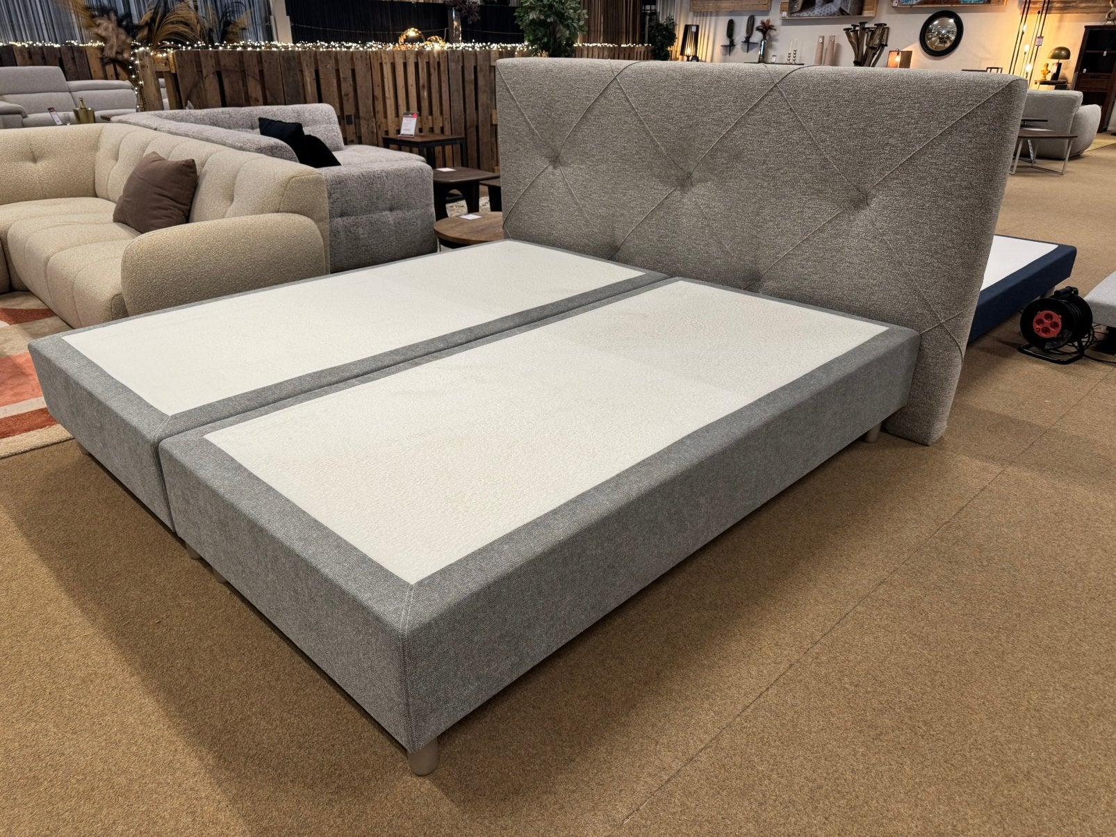 Boxspring 200x210 XL €399,- Grijs Direct/Leverbaar, Ophalen, #Boxspring#Grijs#210#Stof#Bedden#2-Persoons#Vlak, 210 cm, Mwonenenslapen@ziggo.nl