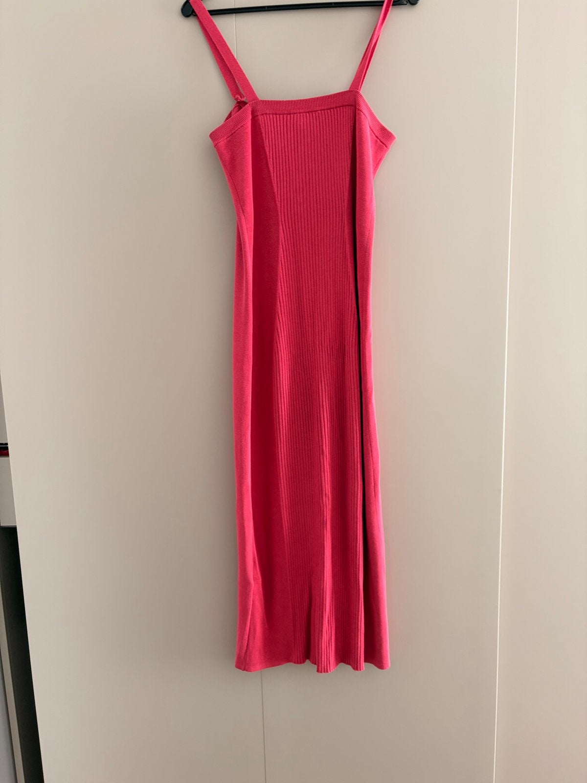 Ba&sh roze geribbelde midi jurk met spaghettibandjes, Ophalen of Verzenden, Zo goed als nieuw, Roze, Maat 36 (S)