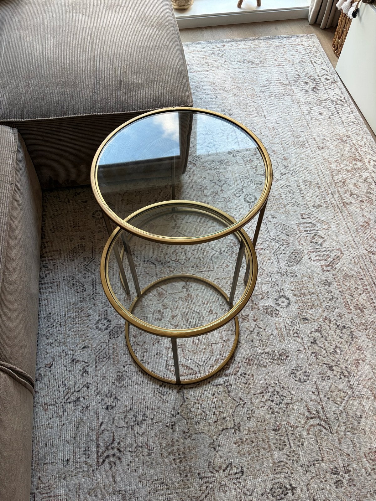 Set van 2 gouden bijzettafels met glazen blad, Ophalen, Gebruikt, Rond, Glas