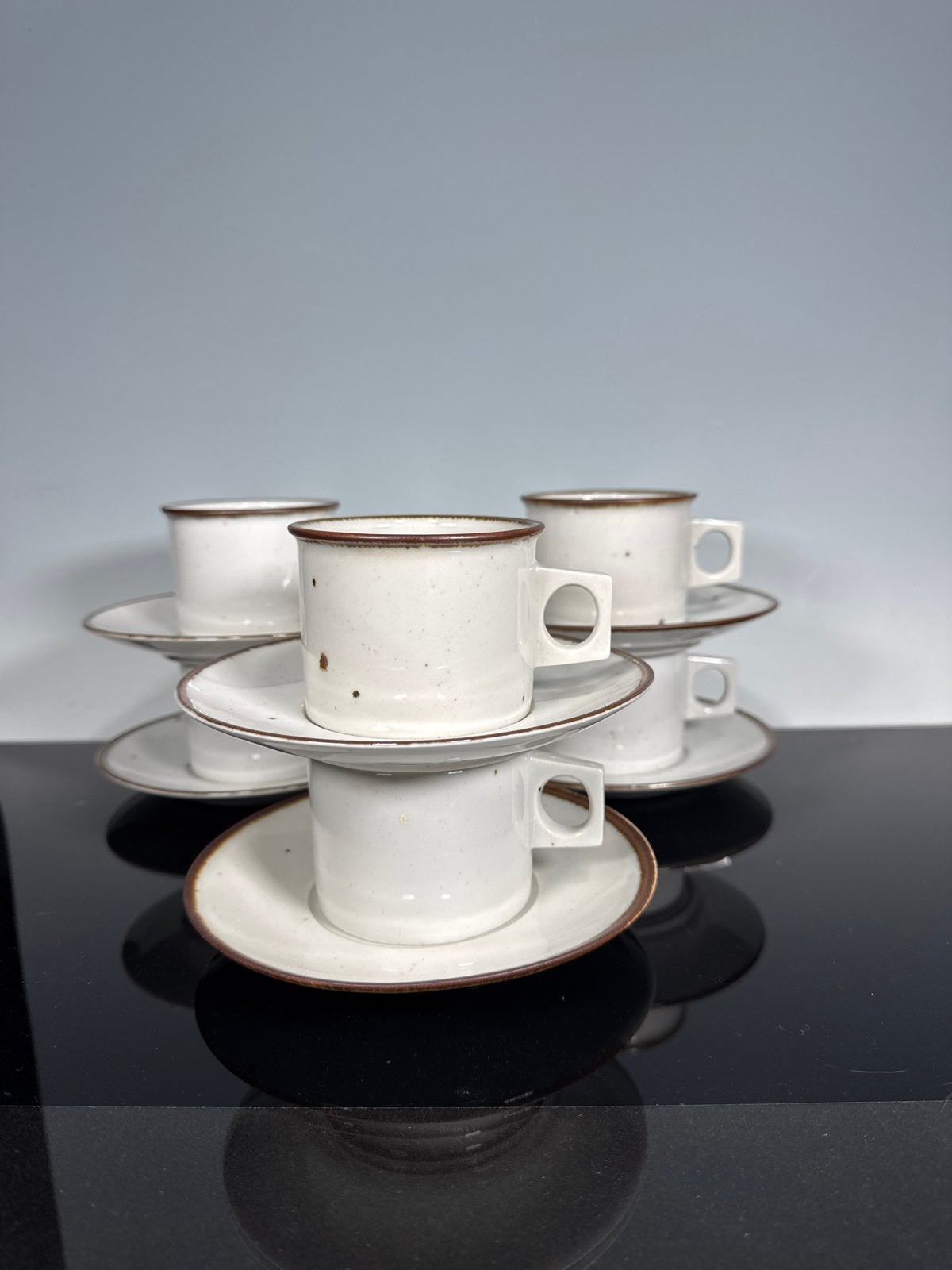 Dansk Designs Demitasse Kopjes en Schotels (6 sets), Keramiek, Ophalen of Verzenden, Zo goed als nieuw, Overige stijlen
