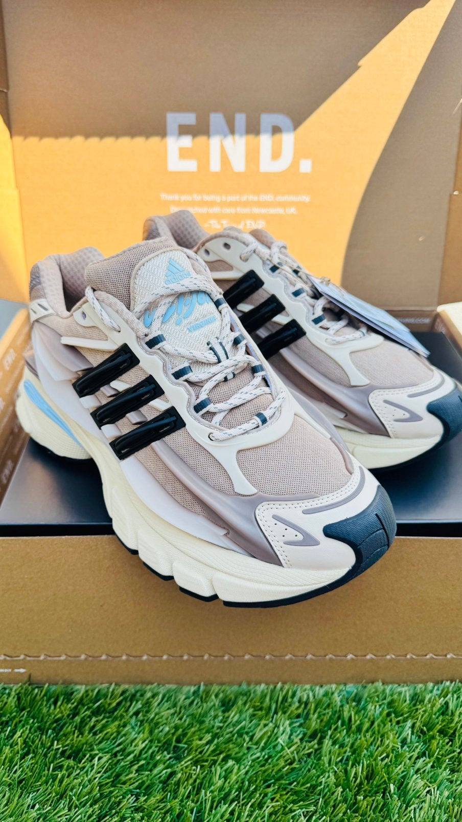 Adidas PW Adistar Jellyfish Virginia 43 1/3 Pharrel Williams, Kleding | Heren, Ophalen of Verzenden, Nieuw, Overige kleuren, Sneakers of Gympen