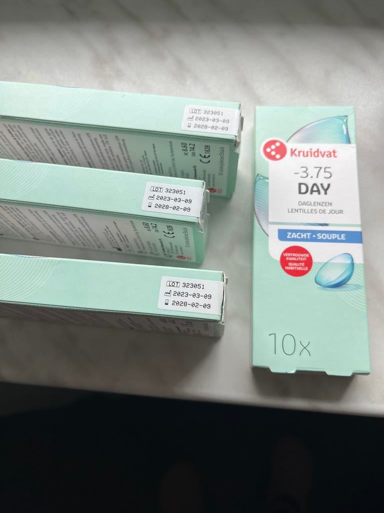 Kruidvat daglenzen -3.75, Sieraden, Tassen en Uiterlijk, Uiterlijk | Cosmetica en Make-up, Nieuw, Ophalen of Verzenden, Toebehoren