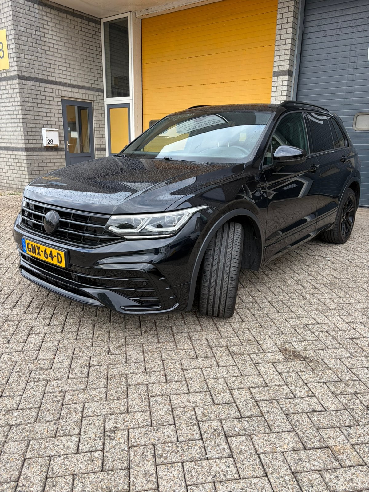 Volkswagen Tiguan 1.4 TSI Ehybrid 245pk DSG 2022 Zwart, Auto's, 1800 kg, Zwart, Android Auto, Leder en Stof