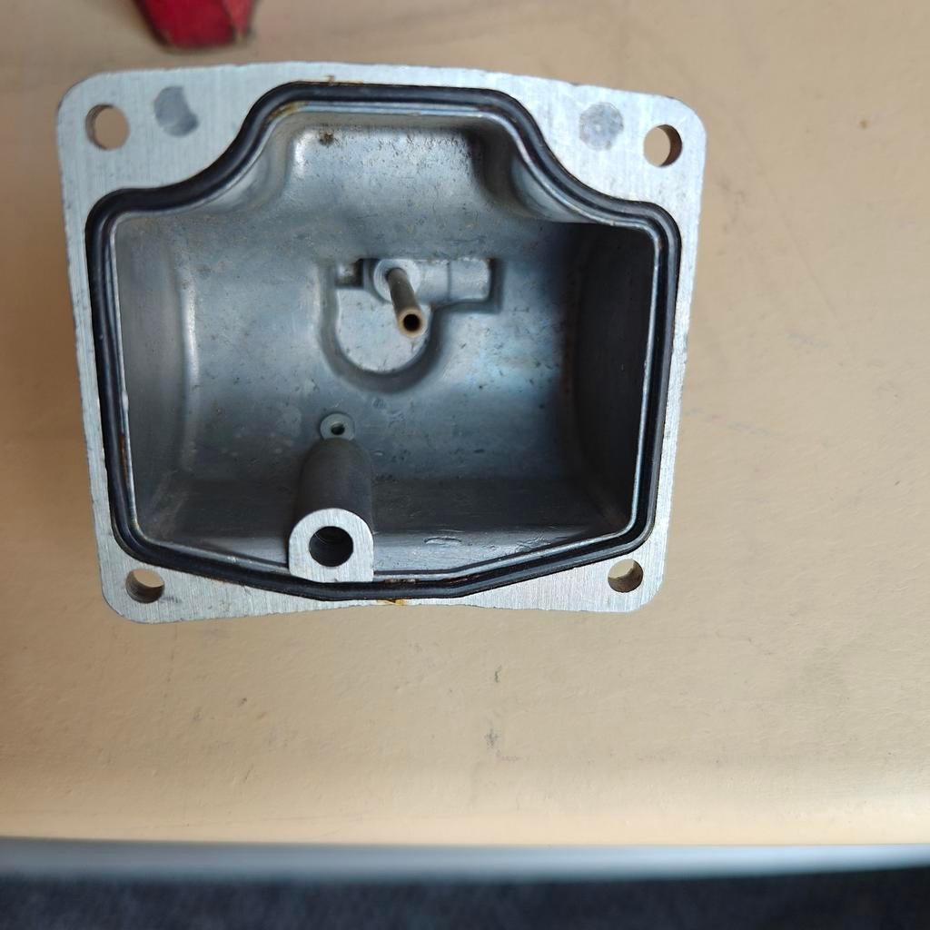 Yamaha  XT550 TZ  FS1 vlotterbak reservoir Nieuw, Motoren, Ophalen of Verzenden, Nieuw