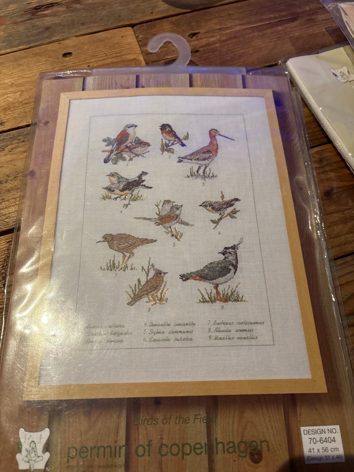 Nieuw Borduurpakket Permin of Copenhagen - Birds of the Fiel, Verzenden, Nieuw, Handborduren, Borduurpakket