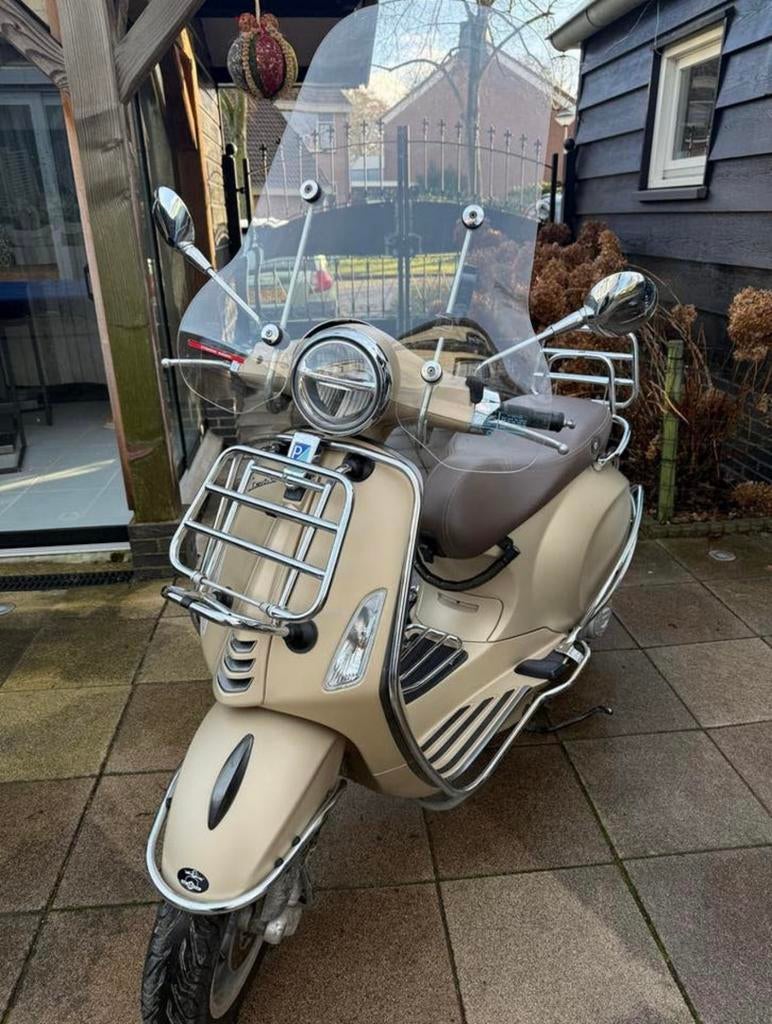 Vespa Primavera, Fietsen en Brommers, Scooters | Vespa, Ophalen, Overige modellen, Maximaal 45 km/u, Zo goed als nieuw