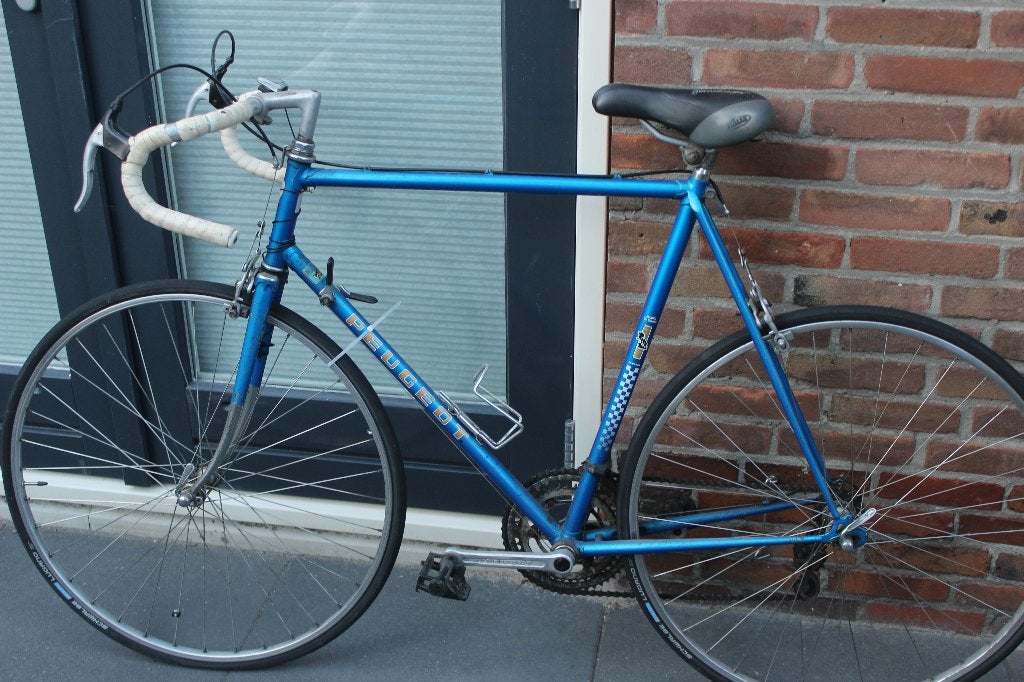 2 racefietsen, Ophalen, Gebruikt, Peugot en Giant