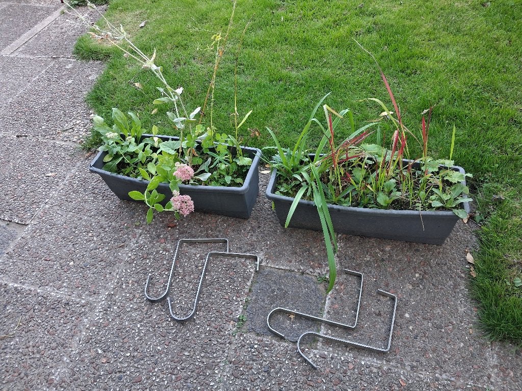 tuin balkon 2 plantenbakken vaste planten 4 ijzeren haken, Tuin en Terras, Ophalen, Kunststof, Gebruikt, Minder dan 30 cm