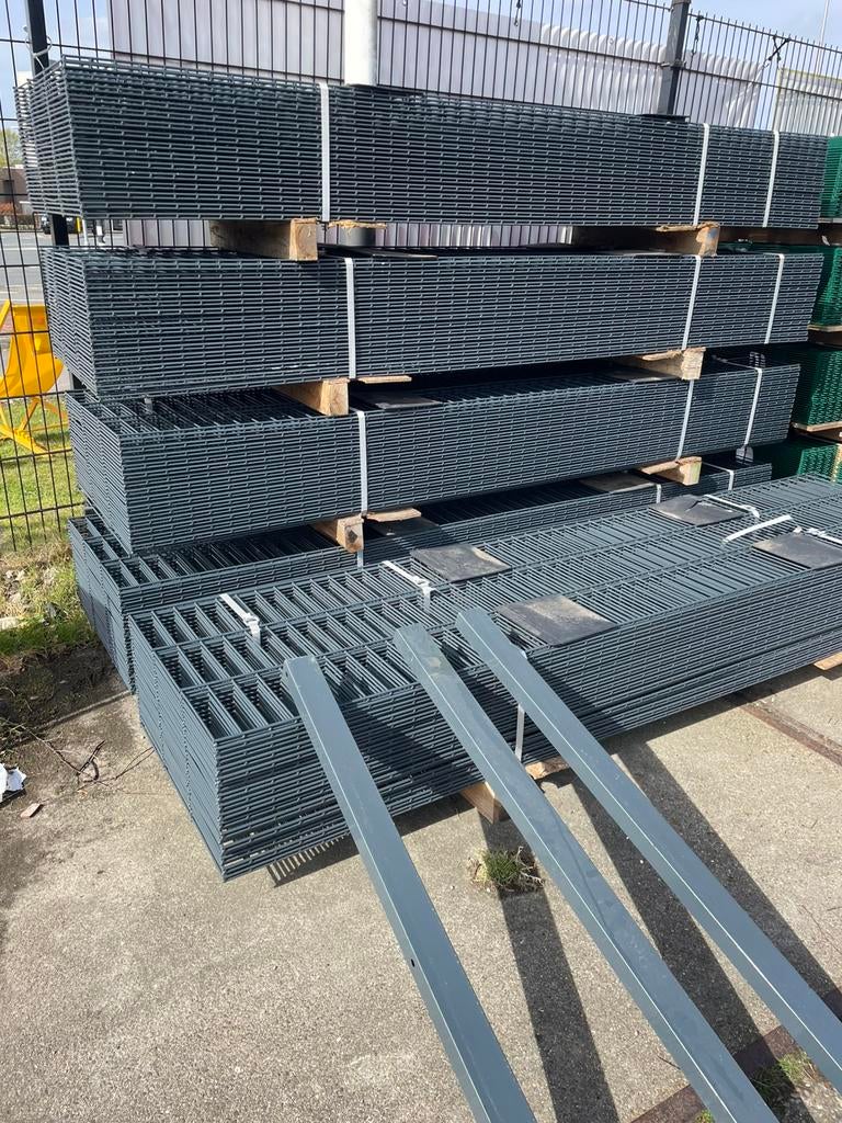 Compleet hekwerk 15 meter incl. Bevestigingsmaterialen, Ophalen, Zo goed als nieuw, 10 tot 20 meter