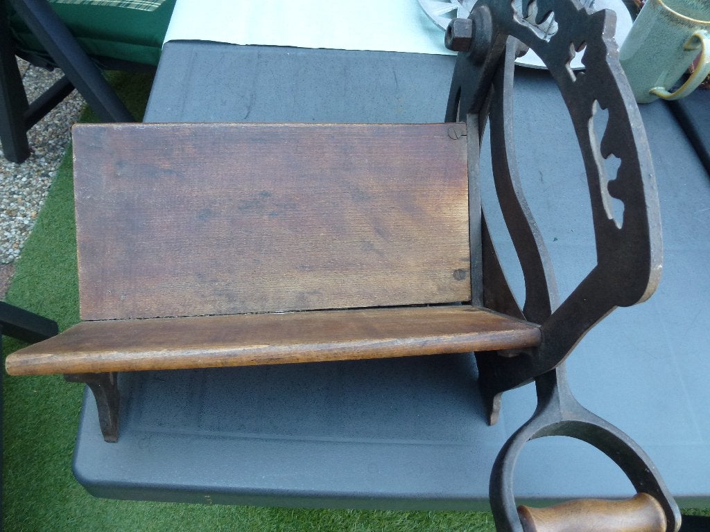 te koop Vintage Gietijzeren broodsnijder, Ophalen of Verzenden