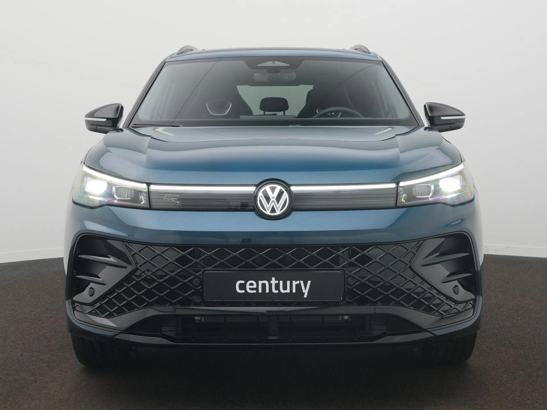 Volkswagen Tiguan R-Line Edition 1.5 eHybrid 150 kW / 204 PK, Automaat, Stof, 1498 cc, 1766 kg