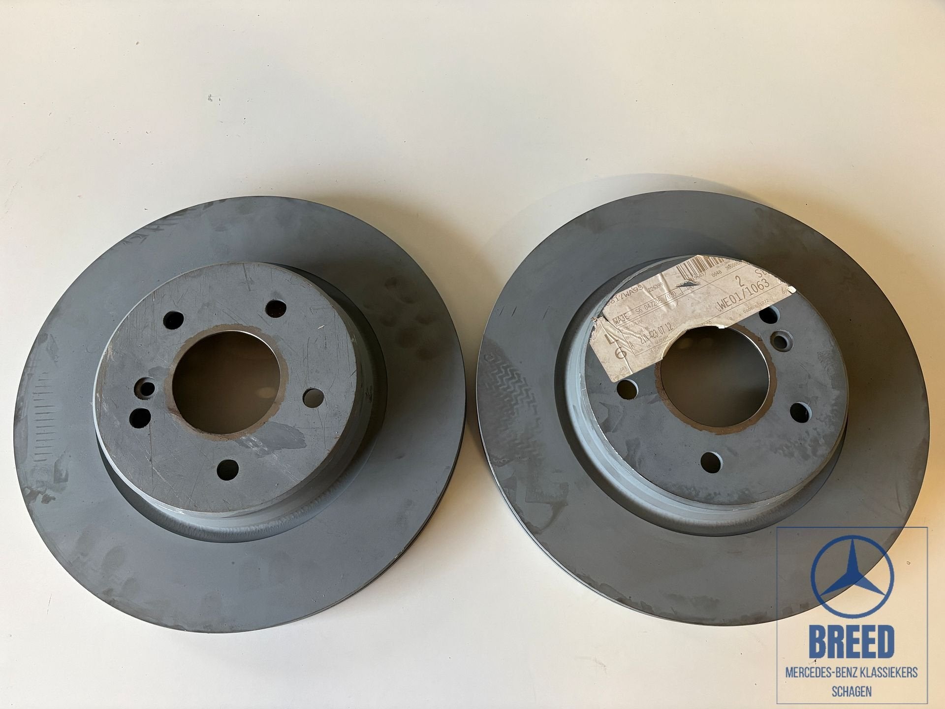 NOS remschijf L+R achter voor Mercedes-Benz W210 S210 E420 E, -, Nieuw, Ophalen of Verzenden, -