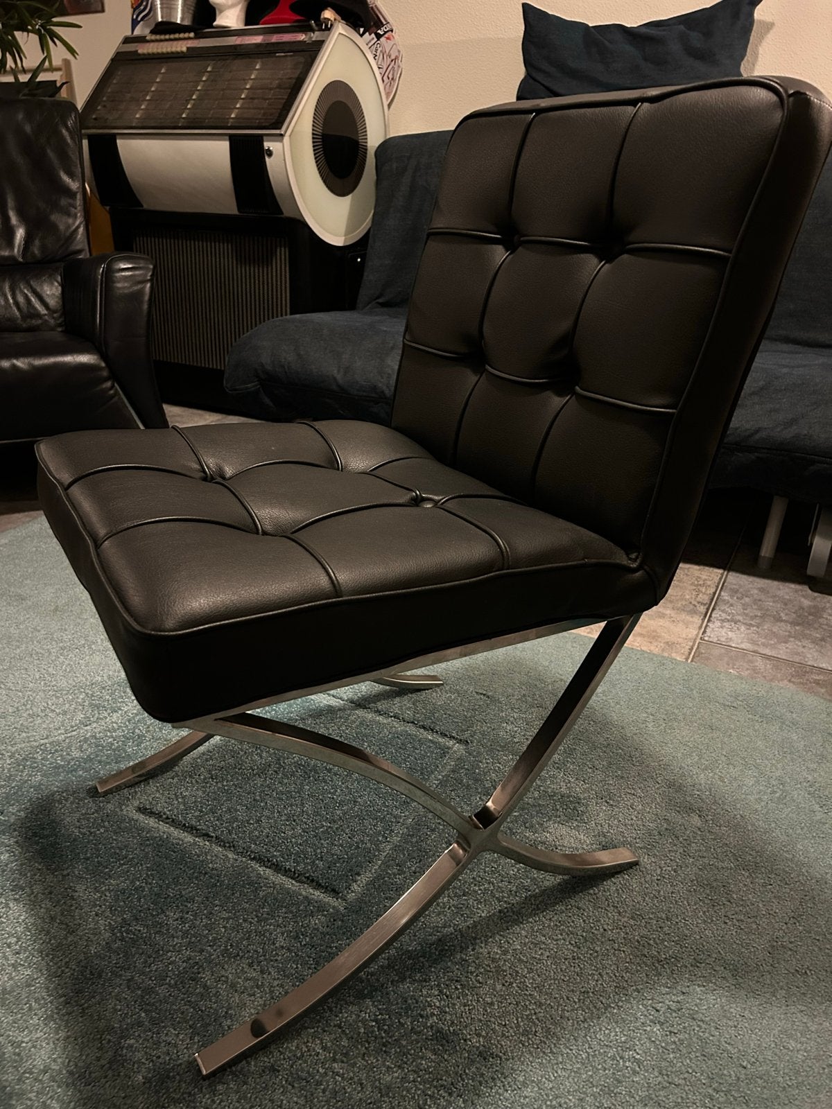 Luxe Zwarte Barcelona Chair design stoel Chroom Onderstel, Ophalen, Zwart, Leer, Zo goed als nieuw