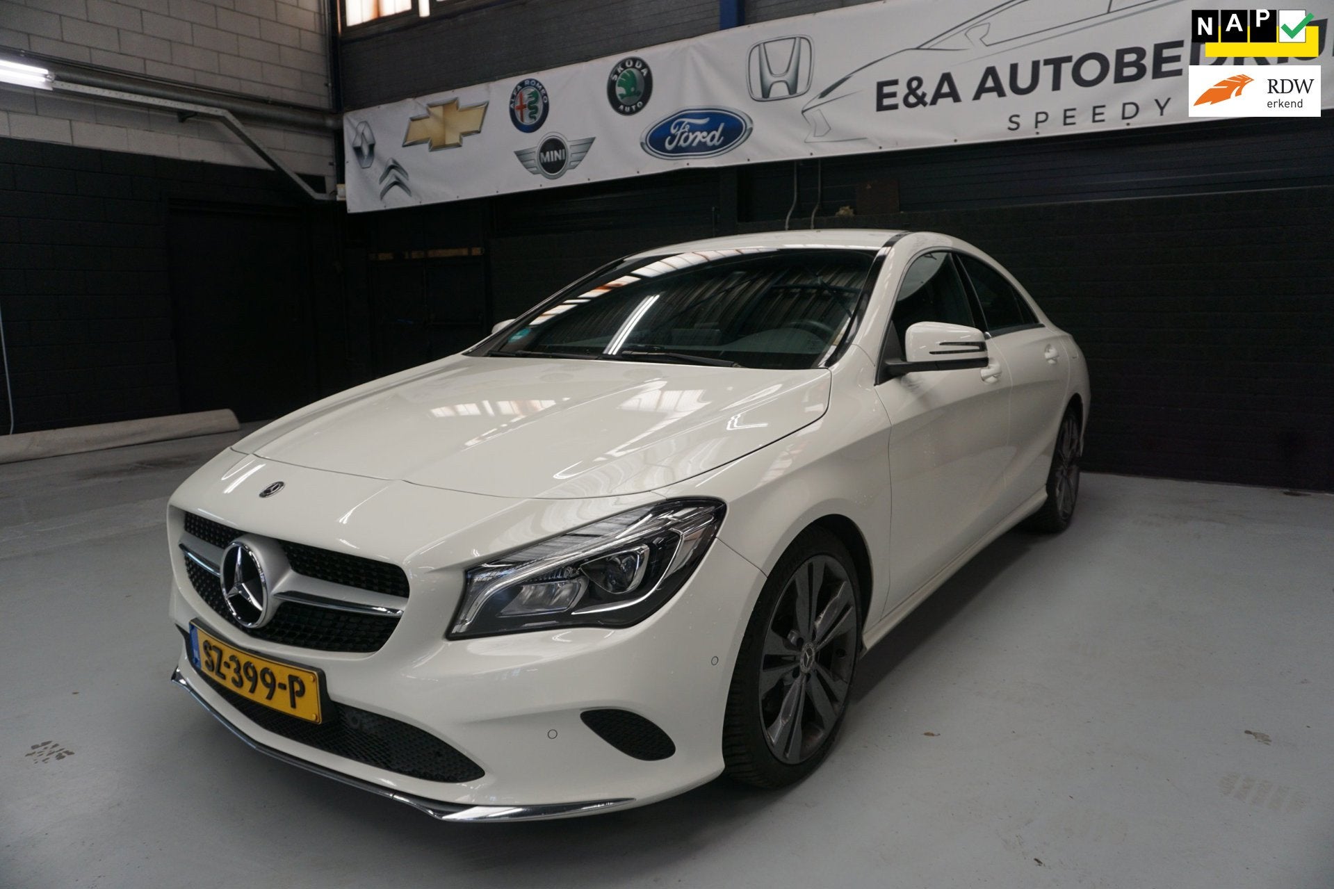 Mercedes-Benz CLA-klasse 180 d Business /NAP /CAMERA / NAVI/, Auto's, Mercedes-Benz, Voorwielaandrijving, CLA, Gebruikt, 4 cilinders