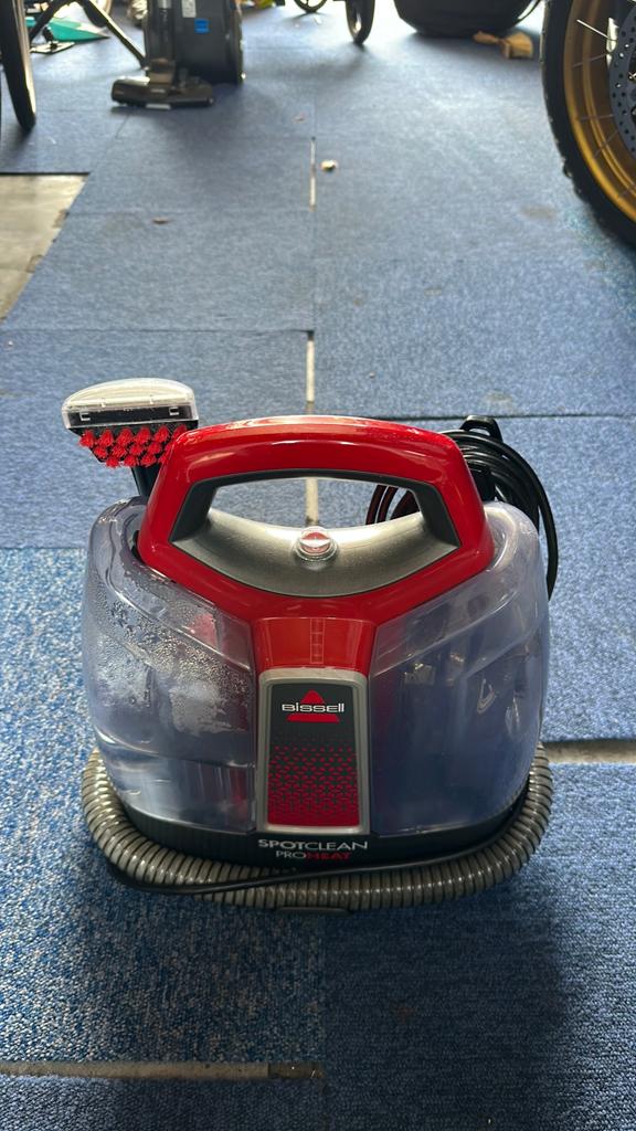 Bissell SpotClean ProHeat tapijt-/bekledingsreiniger, Doe-het-zelf en Verbouw, Reinigingsmachines, Ophalen of Verzenden, Zo goed als nieuw